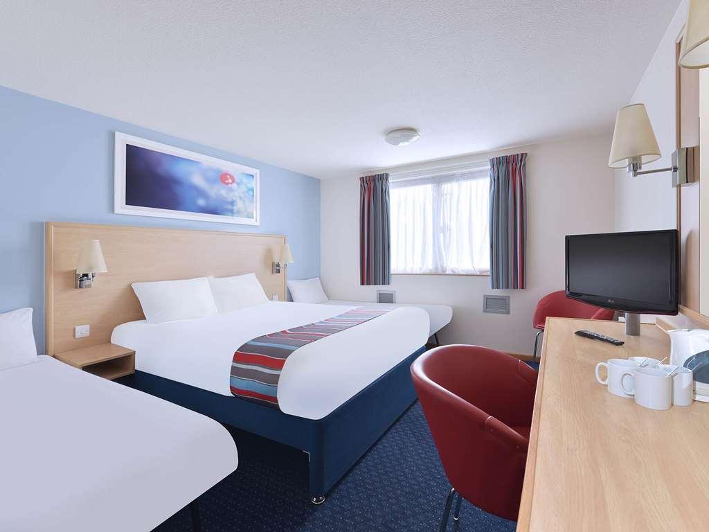 Travelodge Birmingham Yardley Habitación foto